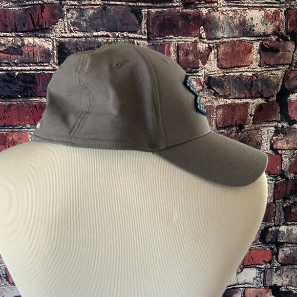 Under Armour Mens L Freedom Blitzing Grey American Flag Embroidered Hat - Picture 2 of 7